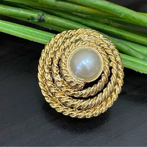 Vintage Unsigned Large Faux Pearl Twisted Rope Gold-tone Scarf Clip